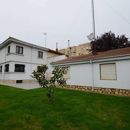 Housing Leon Casa Con Jardin Villa Eksteriør billede